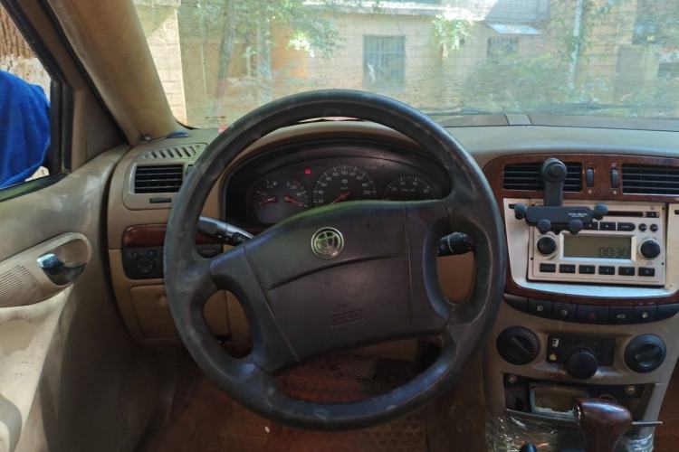 Used Brilliance BS6 2004 2.0L Automatic Comfort Version Steering Wheel