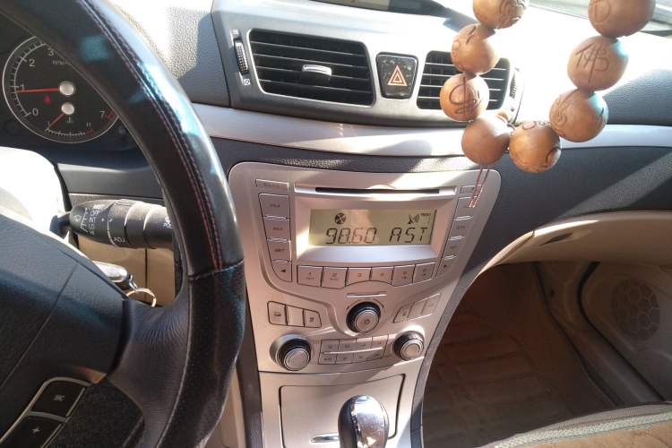 Used Brilliance BS6 2011 1.8T Automatic Comfort Model Audio And AC Panel