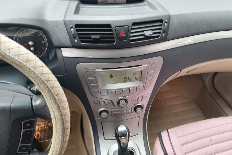 Used Brilliance BS6 2011 1.8T Automatic Comfort Model Audio And AC Panel