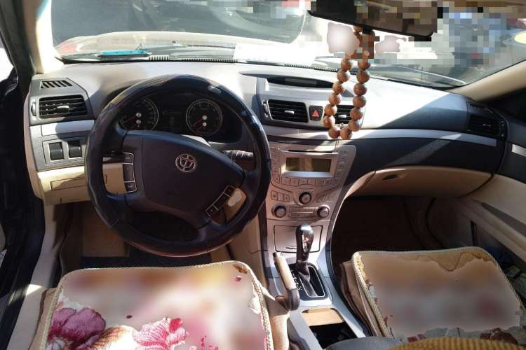 Used Brilliance BS6 2011 1.8T Automatic Comfort Model Center Console