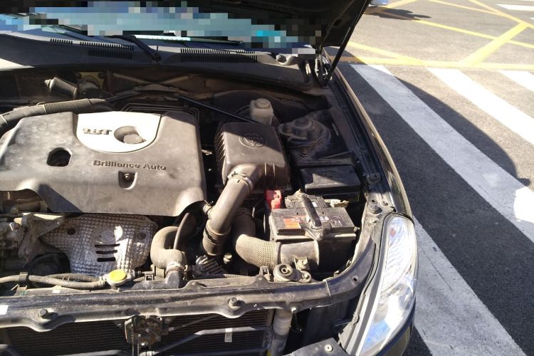 Used Brilliance BS6 2011 1.8T Automatic Comfort Model Engine Bay Left