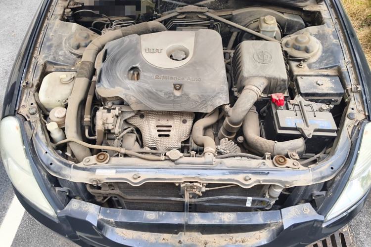 Used Brilliance BS6 2011 1.8T Automatic Comfort Model Engine Bay