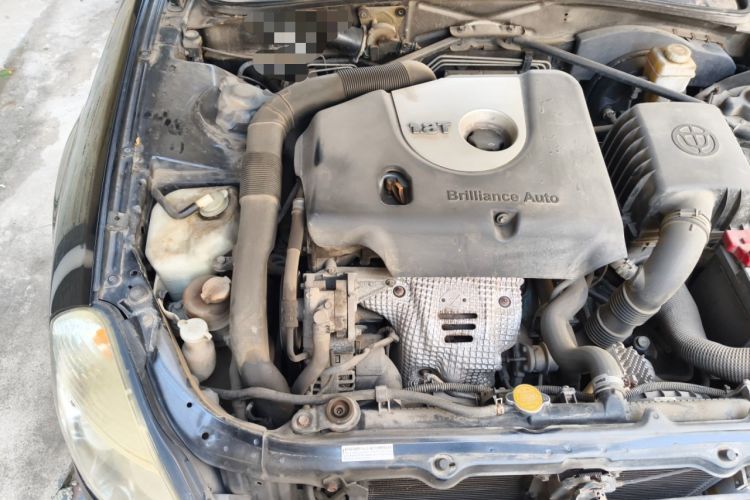 Used Brilliance BS6 2011 1.8T Automatic Flagship Edition Engine Bay Right