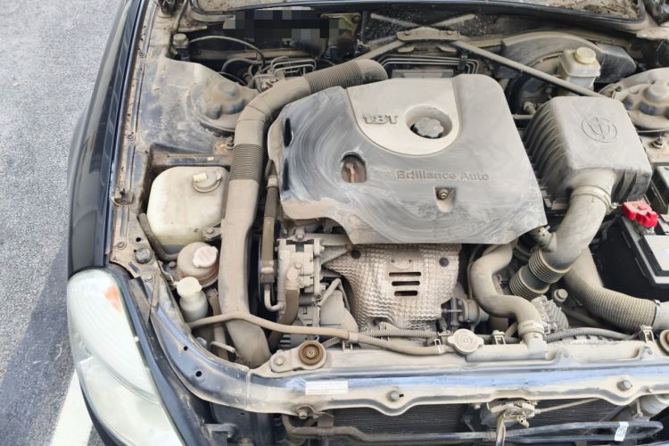 Used Brilliance BS6 2011 1.8T Automatic Comfort Model Engine Bay Right