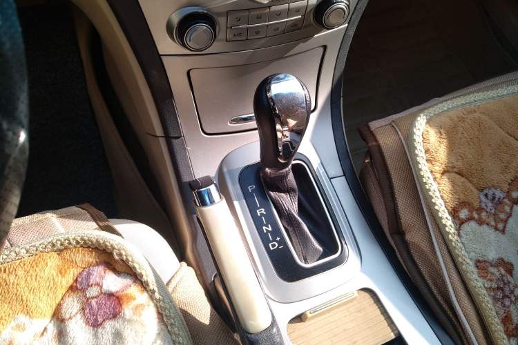 Used Brilliance BS6 2011 1.8T Automatic Comfort Model Gear Lever