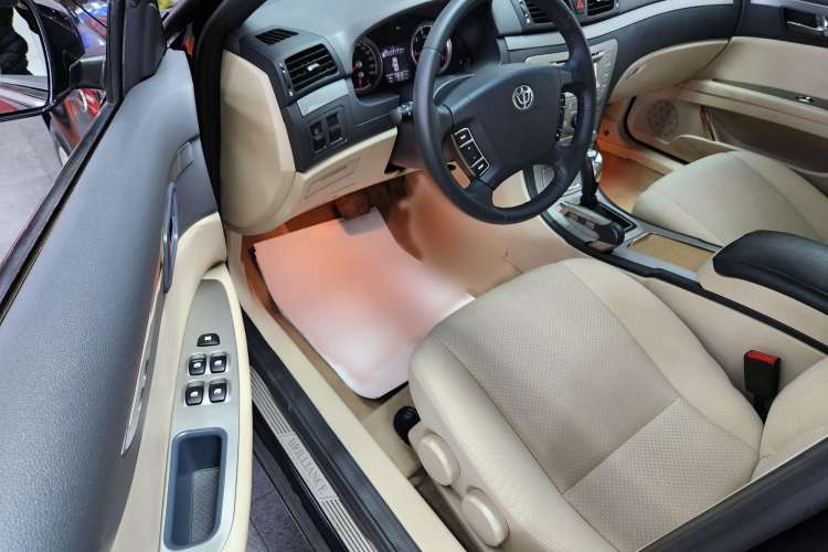 Used Brilliance BS6 2011 1.8T Automatic Comfort Model Interior 1