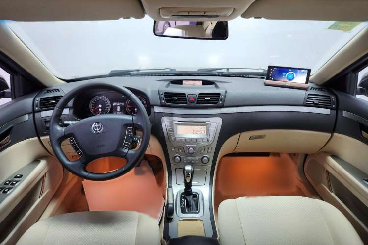 Used Brilliance BS6 2011 1.8T Automatic Comfort Model Interior 4
