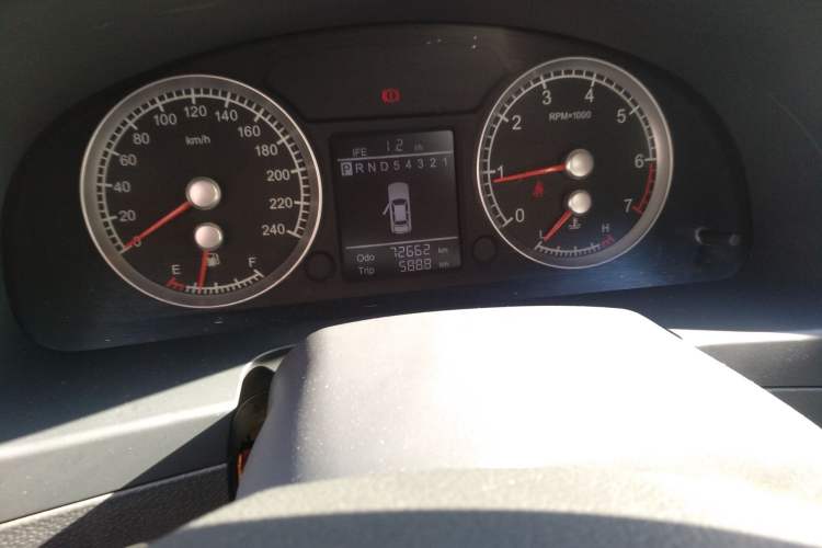 Used Brilliance BS6 2011 1.8T Automatic Comfort Model Odometer Close Up