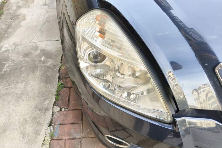 Used Brilliance BS6 2011 1.8T Automatic Flagship Edition Right Front Headlight