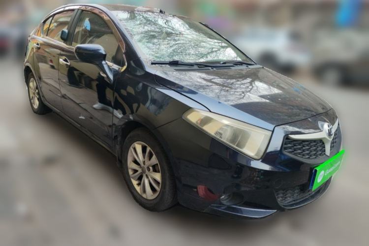 Used Brilliance H220 2014 1.5L Manual Elite Model Front Right 45 Deg