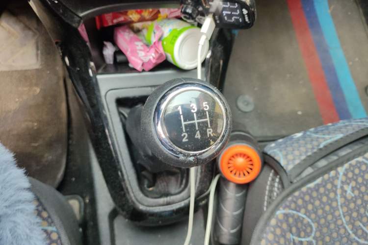 Used Brilliance H220 2014 1.5L Manual Elite Model Gear Lever