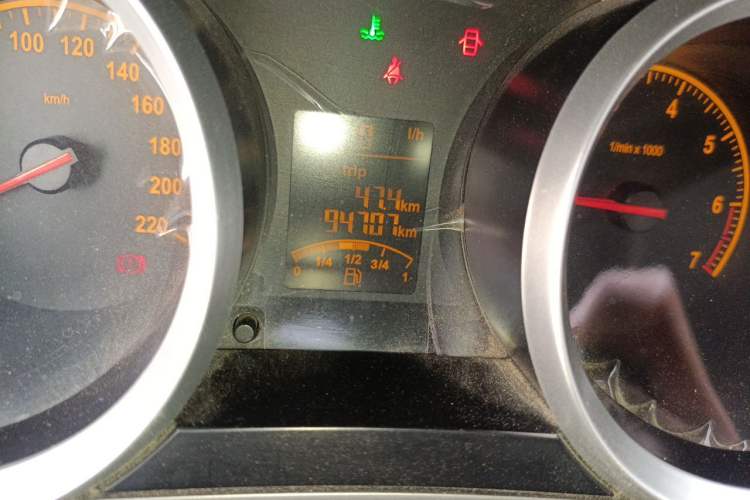 Used Brilliance H220 2014 1.5L Manual Comfort Model Odometer Close Up