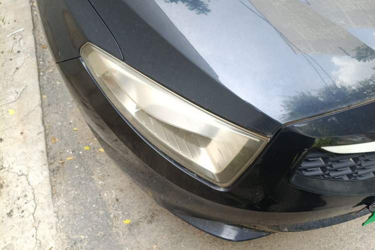 Used Brilliance H220 2014 1.5L Manual Comfort Model Right Front Headlight