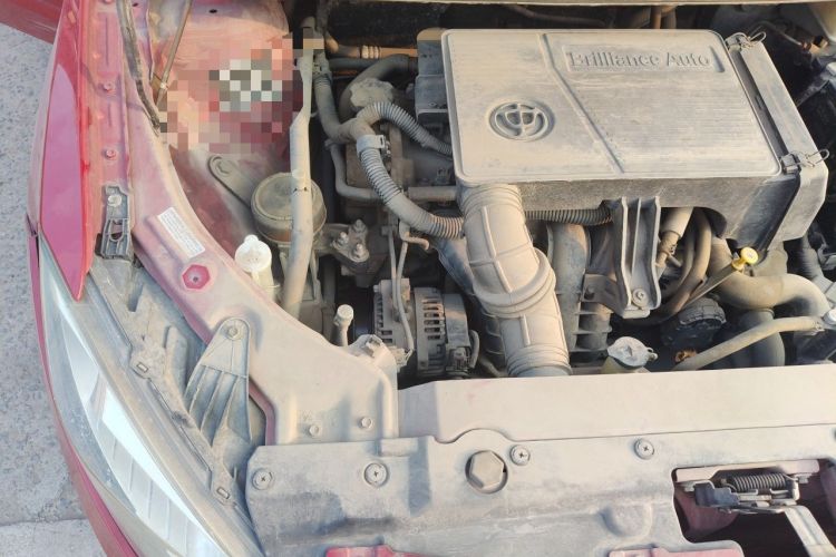 Used Brilliance H220 2014 1.5L Manual Comfort Model Engine Bay Right