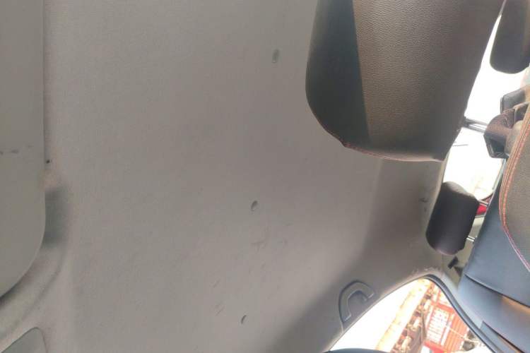 Used Brilliance H220 2014 1.5L Manual Comfort Model Headliner