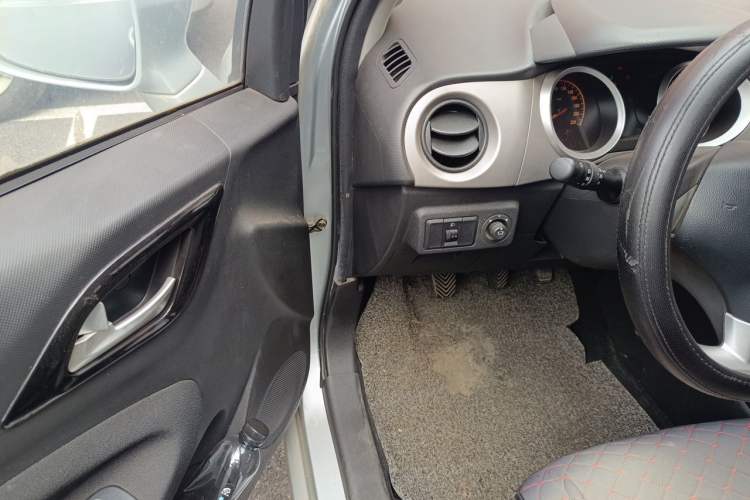 Used Brilliance H220 2014 1.5L Manual Elite Model Driver Seat