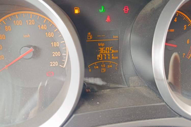 Used Brilliance H220 2014 1.5L Manual Elite Model Odometer Close Up