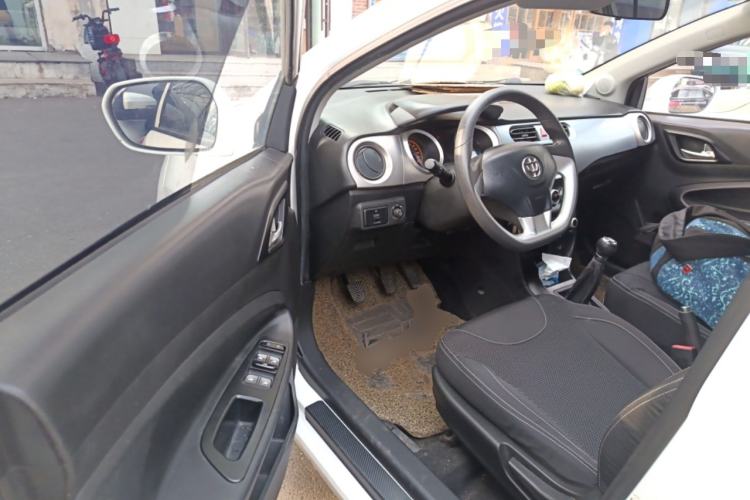 Used Brilliance H220 2014 1.5L Manual Comfort Model Driver Seat