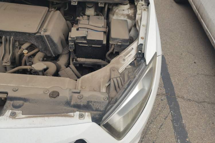 Used Brilliance H220 2014 1.5L Manual Comfort Model Engine Bay Left