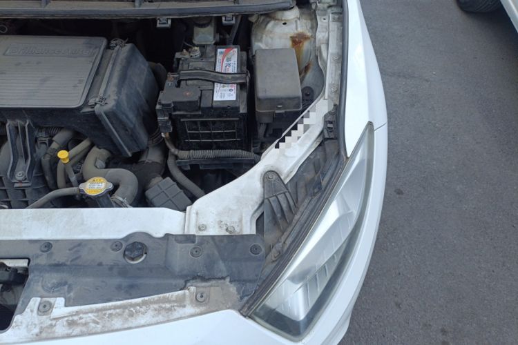 Used Brilliance H220 2014 1.5L Manual Comfort Model Engine Bay Left