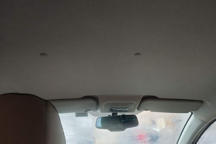 Used Brilliance H220 2014 1.5L Manual Comfort Model Headliner