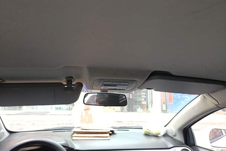 Used Brilliance H220 2014 1.5L Manual Comfort Model Headliner