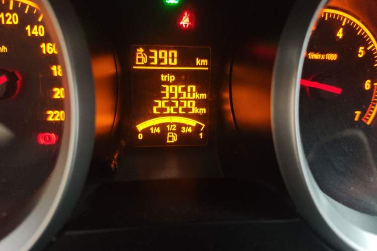 Used Brilliance H220 2014 1.5L Manual Comfort Model Odometer Close Up