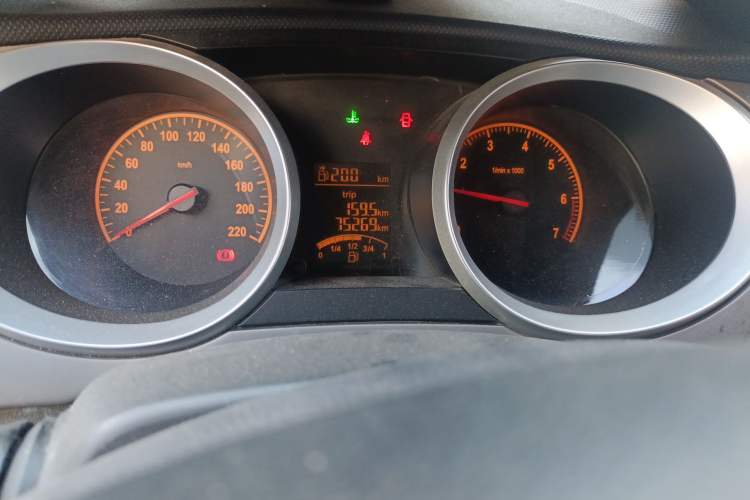 Used Brilliance H220 2014 1.5L Manual Comfort Model Odometer Close Up