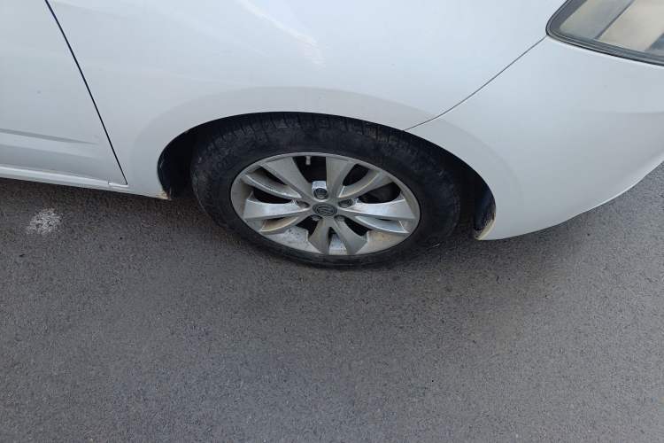 Used Brilliance H220 2014 1.5L Manual Comfort Model Right Front Wheel Hub