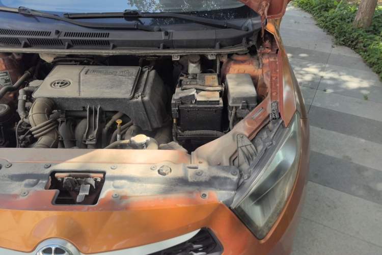 Used Brilliance H220 2014 1.5L Manual Comfort Model Engine Bay Left