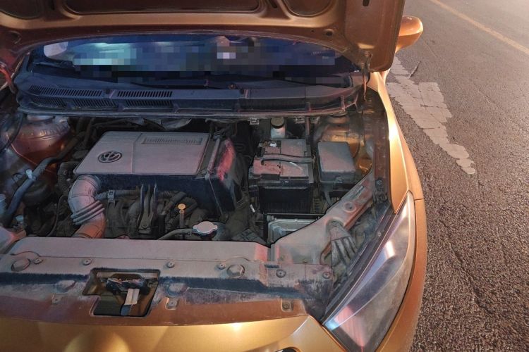 Used Brilliance H220 2014 1.5L AMT Sunroof Version Engine Bay Left