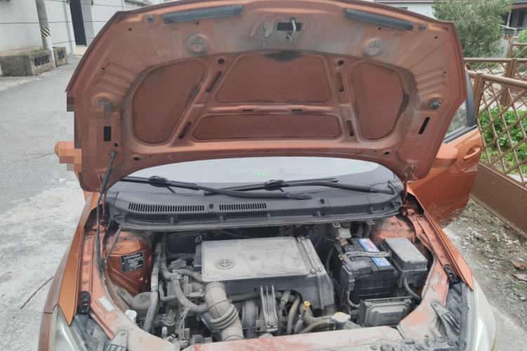 Used Brilliance H220 2014 1.5L AMT Sunroof Version Engine Bay