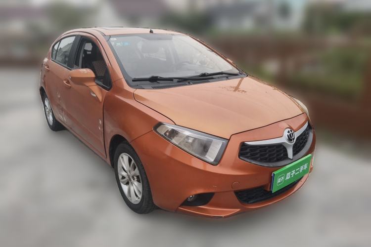 Used Brilliance H220 2014 1.5L AMT Sunroof Version Front Right 45 Deg