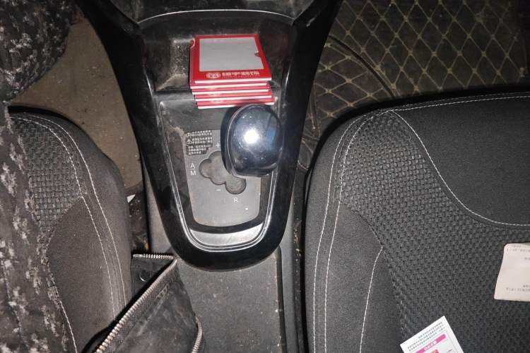 Used Brilliance H220 2014 1.5L AMT Sunroof Version Gear Lever