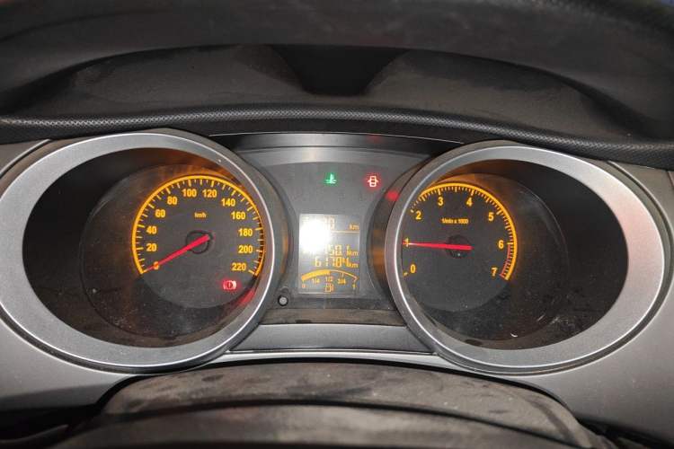 Used Brilliance H220 2014 1.5L AMT Sunroof Version Instrument Cluster