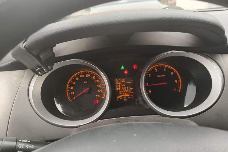 Used Brilliance H220 2014 1.5L AMT Sunroof Version Instrument Cluster