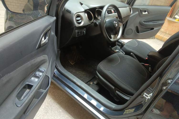 Used Brilliance H230 2012 1.5L AMT Elite Version Driver Seat