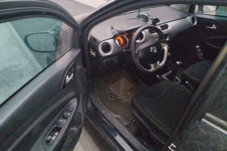 Used Brilliance H230 2012 1.5L Manual Comfort Edition Driver Seat