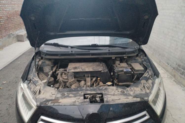 Used Brilliance H230 2012 1.5L Manual Comfort Edition Engine Bay