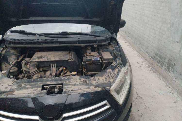 Used Brilliance H230 2012 1.5L Manual Comfort Edition Engine Bay Left