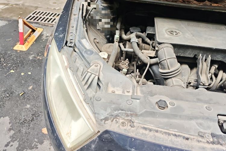 Used Brilliance H230 2012 1.5L Manual Comfort Edition Engine Bay Right