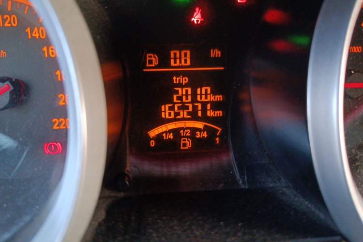 Used Brilliance H230 2012 1.5L Manual Elite Edition Odometer Close Up