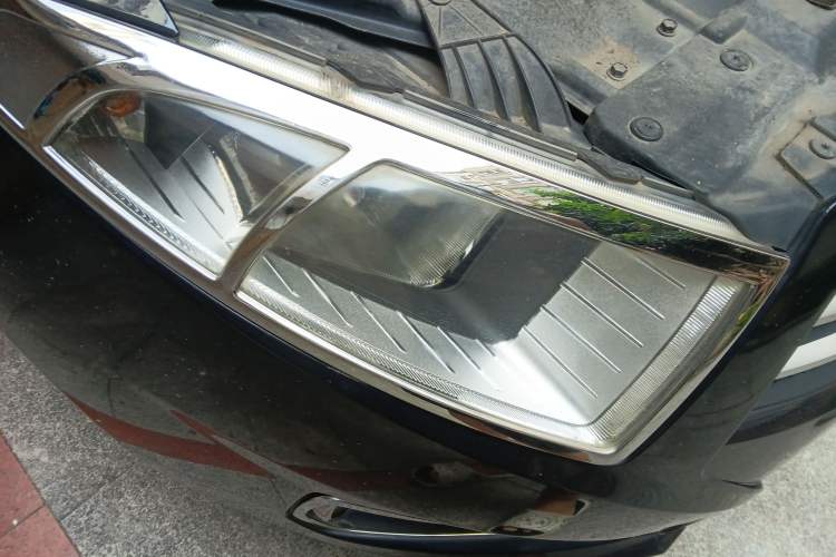 Used Brilliance H230 2012 1.5L AMT Elite Version Right Front Headlight