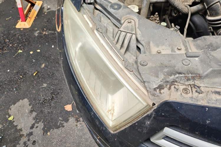 Used Brilliance H230 2012 1.5L Manual Comfort Edition Right Front Headlight
