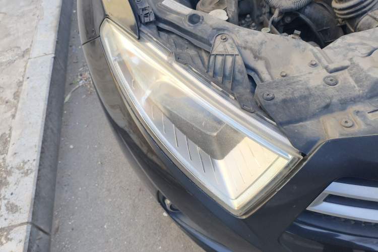 Used Brilliance H230 2012 1.5L Manual Elite Edition Right Front Headlight