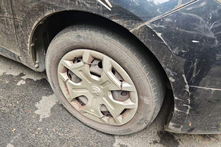 Used Brilliance H230 2012 1.5L Manual Comfort Edition Right Front Wheel Hub