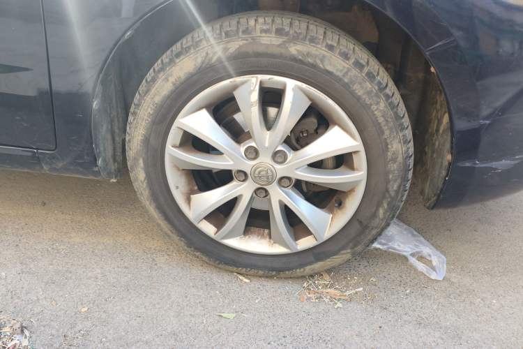 Used Brilliance H230 2012 1.5L Manual Elite Edition Right Front Wheel Hub