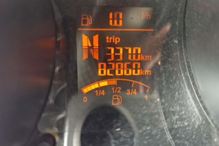 Used Brilliance H230 2012 1.5L AMT Elite Version Odometer Close Up