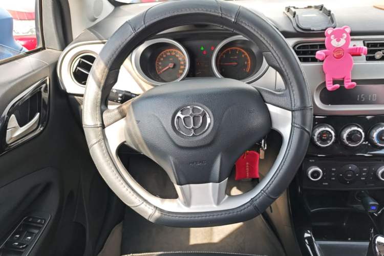 Used Brilliance H230 2012 1.5L AMT Elite Version Steering Wheel