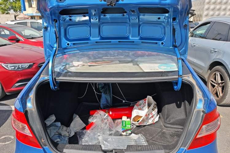 Used Brilliance H230 2012 1.5L AMT Elite Version Trunk